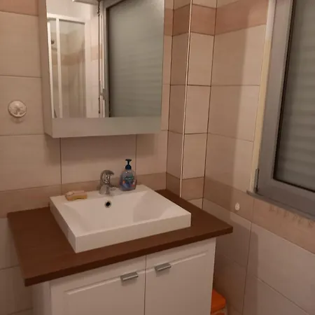 Apartman L Antlia, A Deux Pas Du Lac Avec Jardin